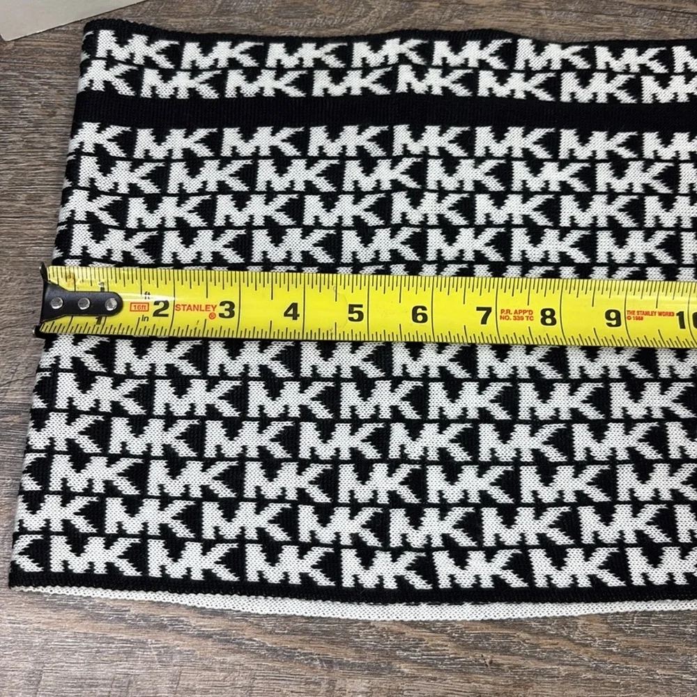 NWT Michael Kors Monogram Infinity Scarf